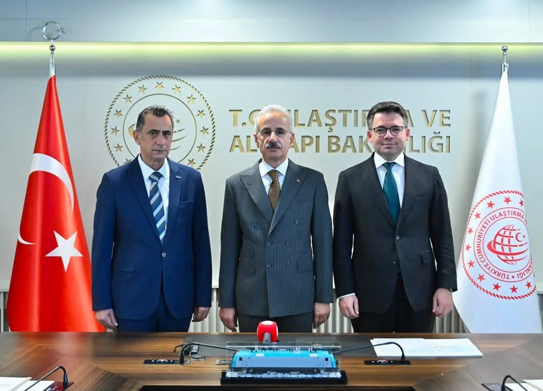 Yerli lokomotif E5000 Avrupa yollarına çıkmaya hak kazandı