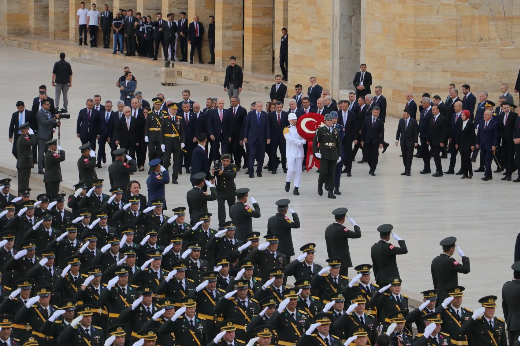 Anıtkabir'de tarihi gün: Devletin zirvesi Büyük Zafer'in 104. yıl dönümünde bir araya geldi