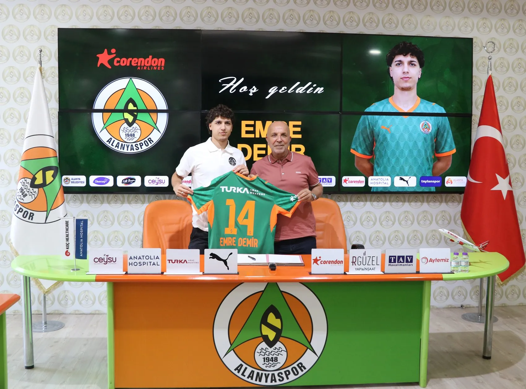 Alanyaspor, Emre Demir'e 3 yıllık imzayı attırdı