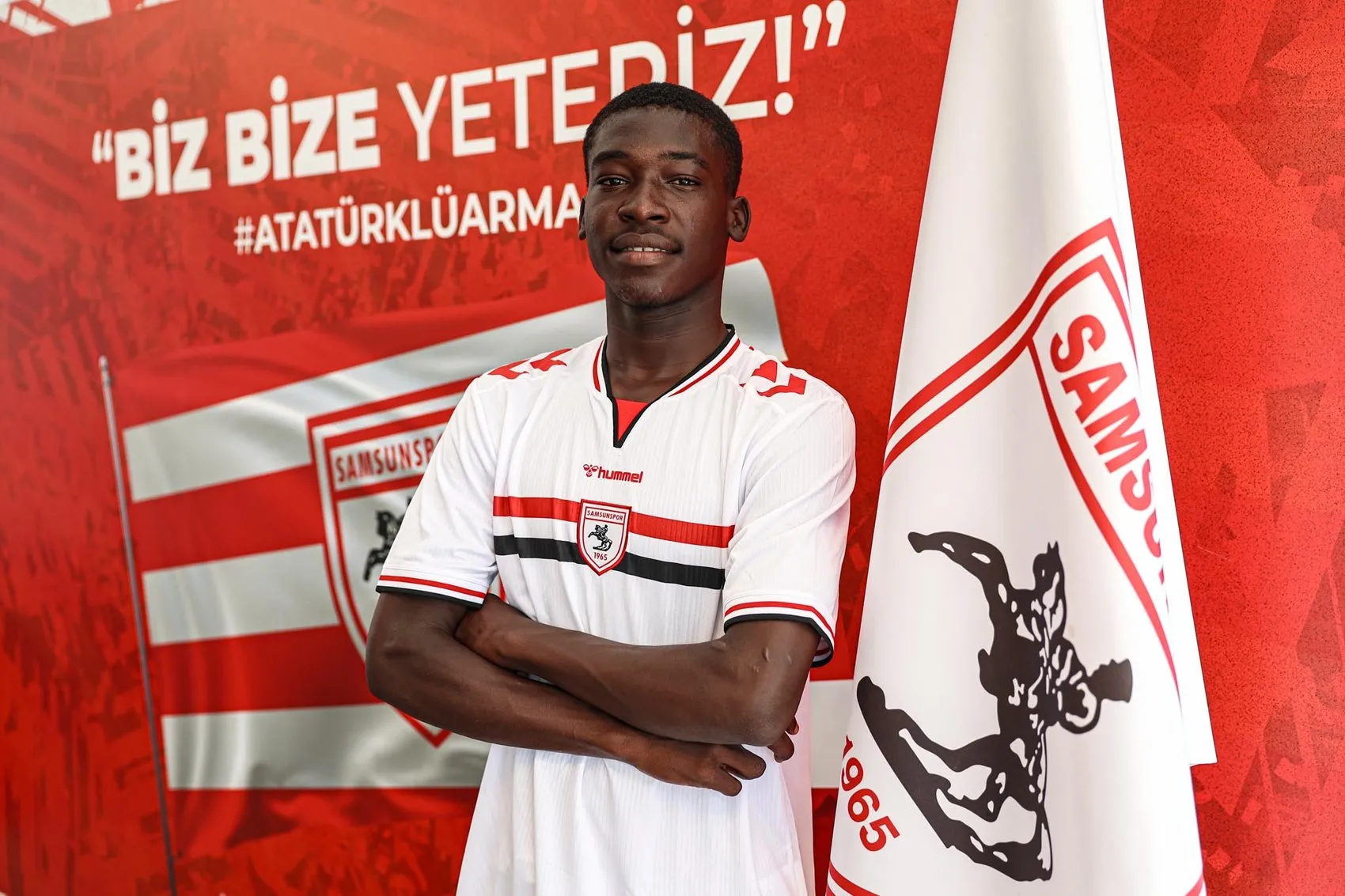 Samsunspor orta saha rotasyonunu genç bir yetenekle güçlendirdi
