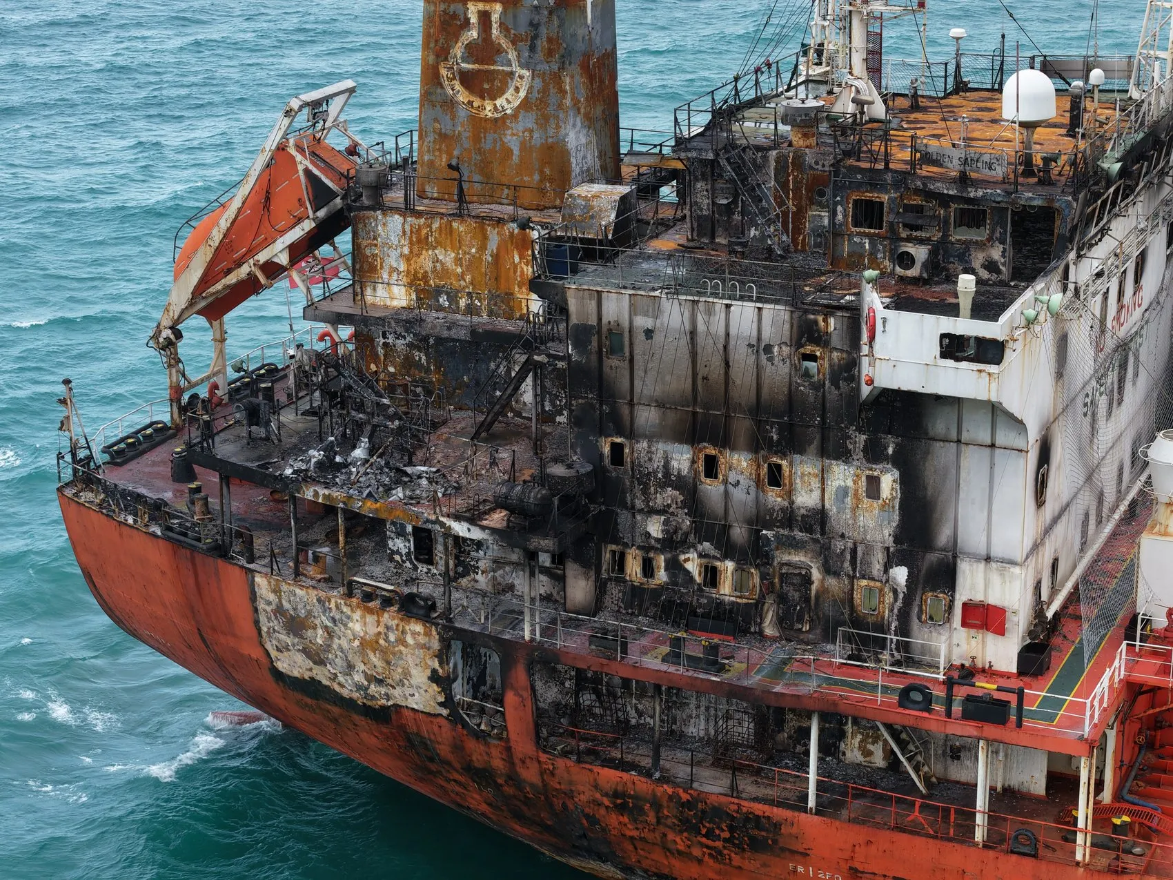 Karadeniz'de esrarengiz saldırı sonrası sürüklenen tanker Samsun kıyılarında bulundu