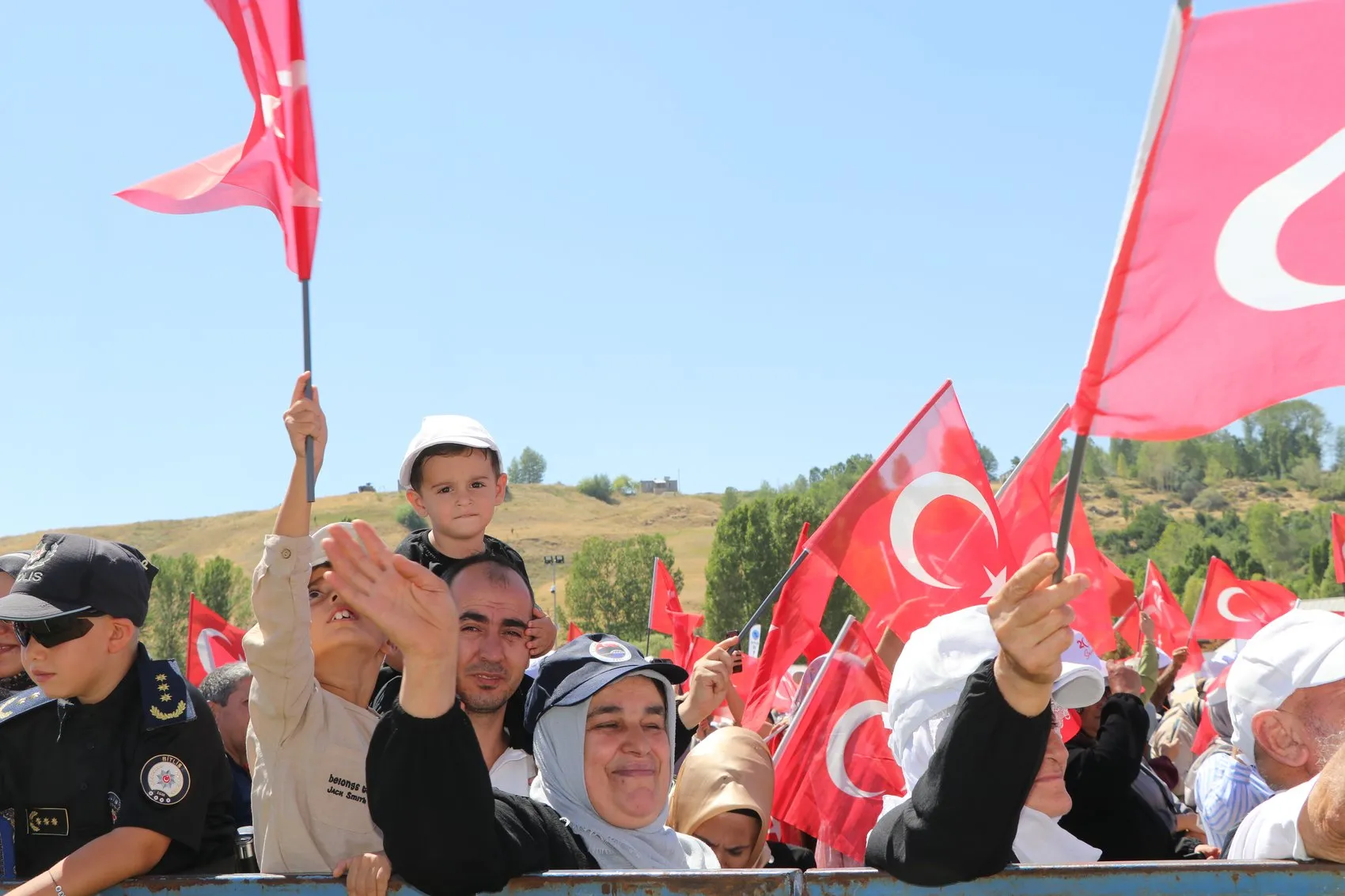 Erdoğan Ahlat'ta meydan okudu Kirli elleri biliyoruz, hesap soracağız