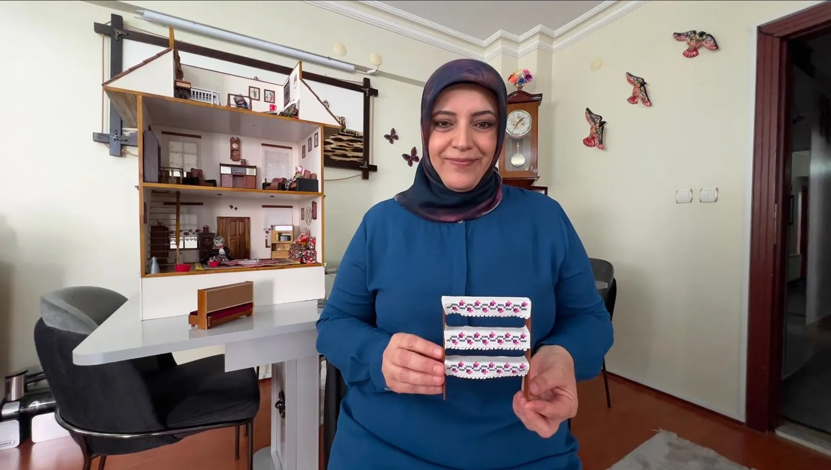 Gurbetçilerin özlemi Yasemin Hanım’ın minyatür evlerinde hayat buluyor