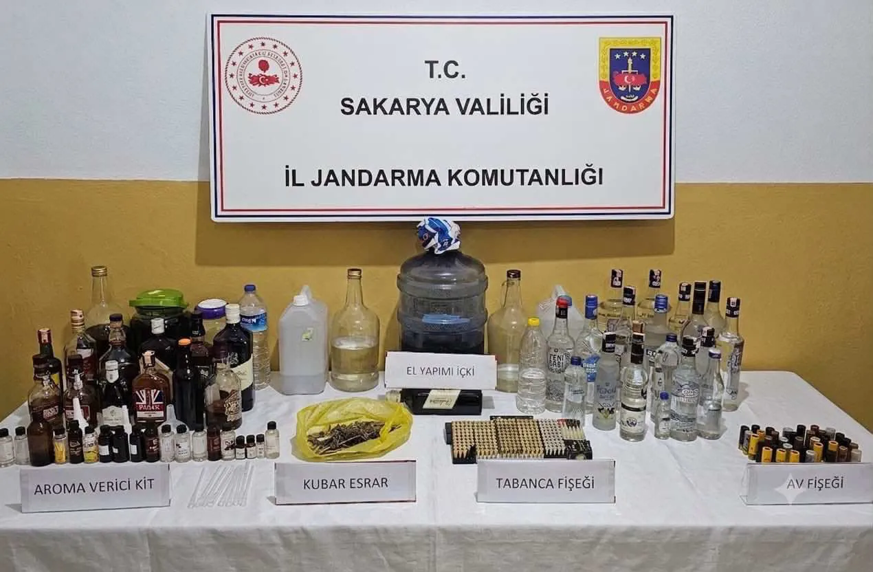 Jandarma Karasu ve Pamukova'da bastı 2 kişi tutuklandı