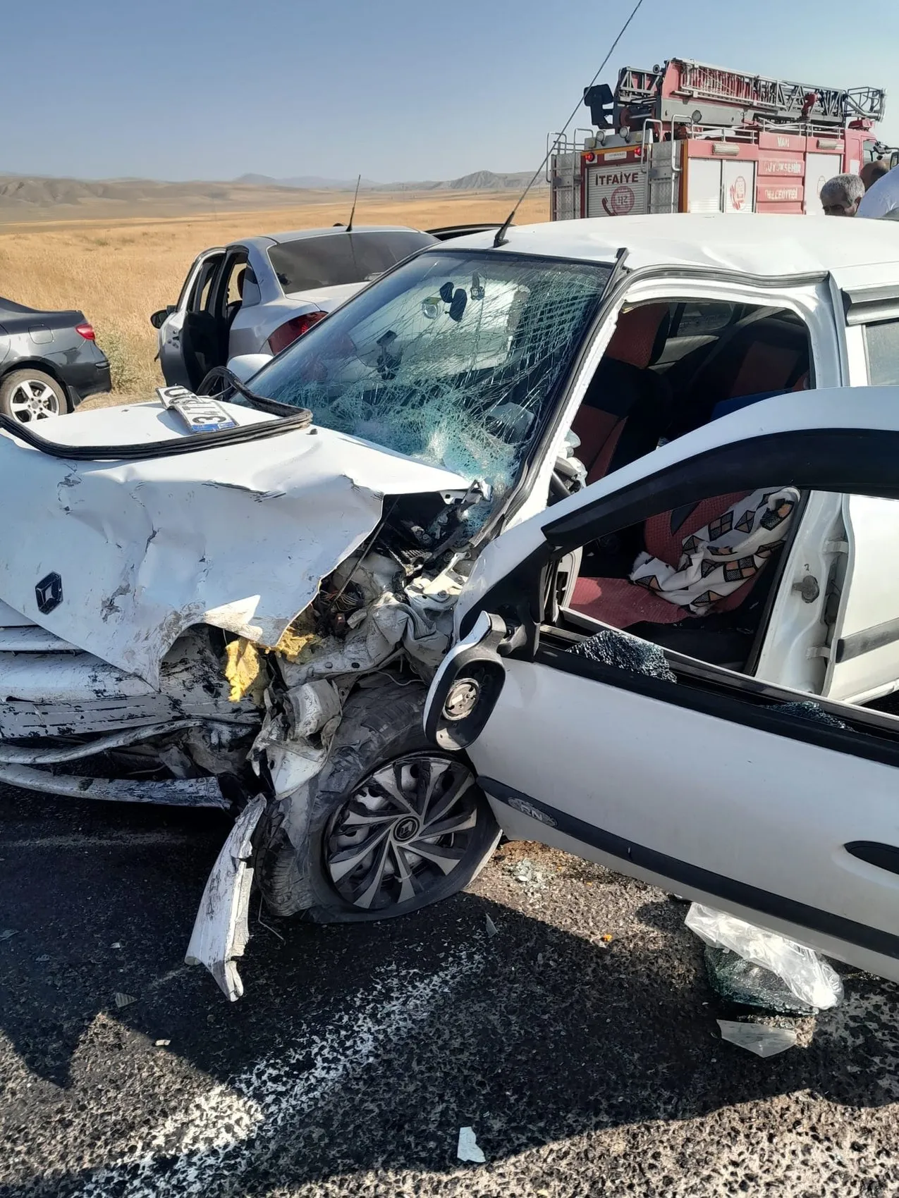 Van'da sabah trafiğinde ağır kaza 7 kişi hastaneye kaldırıldı