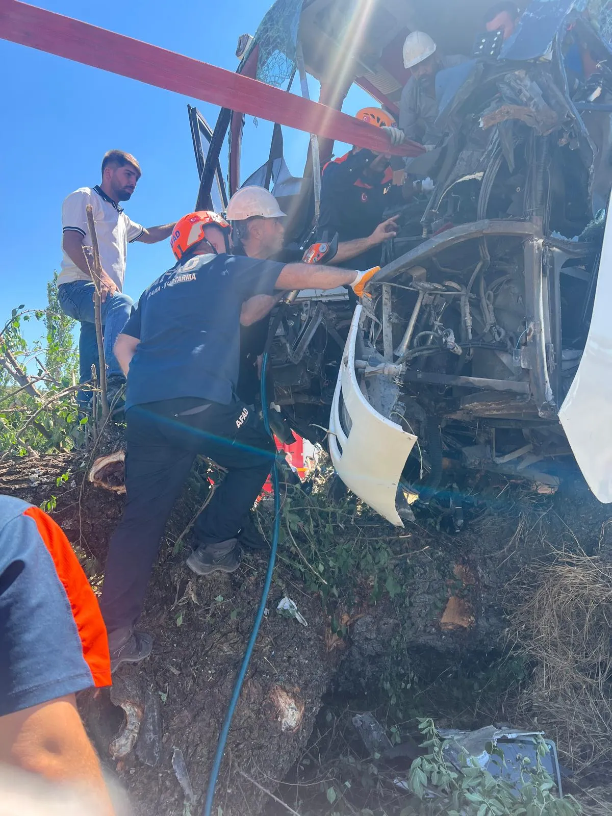 Diyarbakır Lice yolunda otobüs kaza yaptı