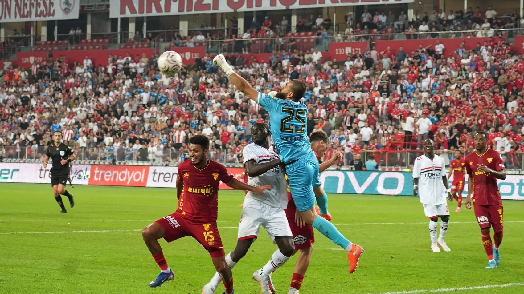 Samsunspor ve Göztepe gol düellosunda puanları paylaştı