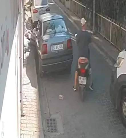 Bayraklı'da tapu parasını kaldırıma düşürdü, 100 bin TL'yi alan şüpheli kameradan yakalandı