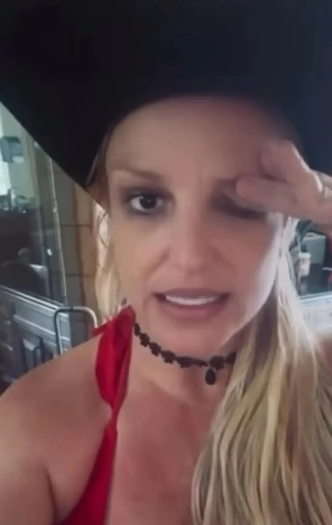 Britney Spears, hatalı botoks işlemi yaptırdığını açıkladı: Gözü haftalarca düşük kaldı 1