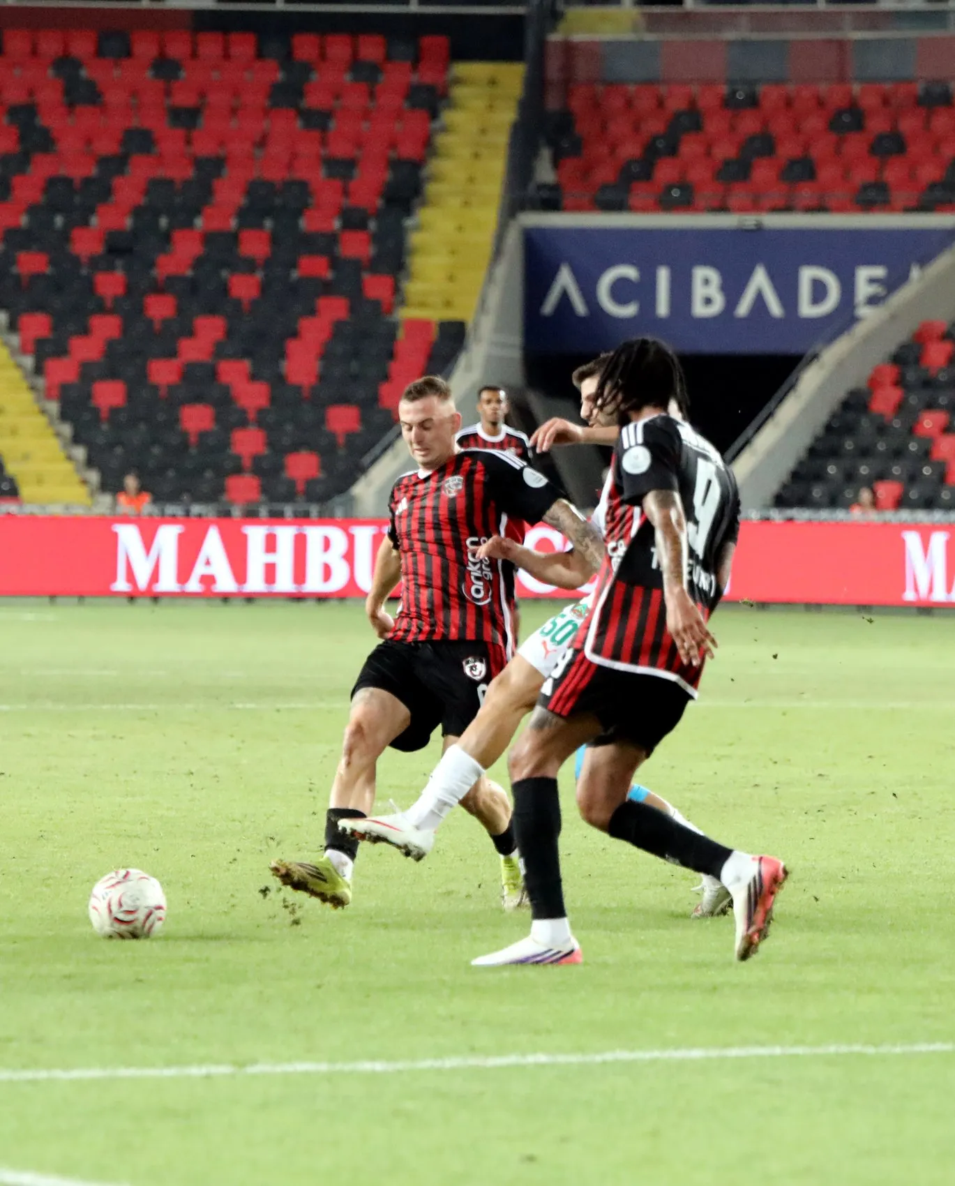 Gaziantep FK sahasında puanı paylaştı