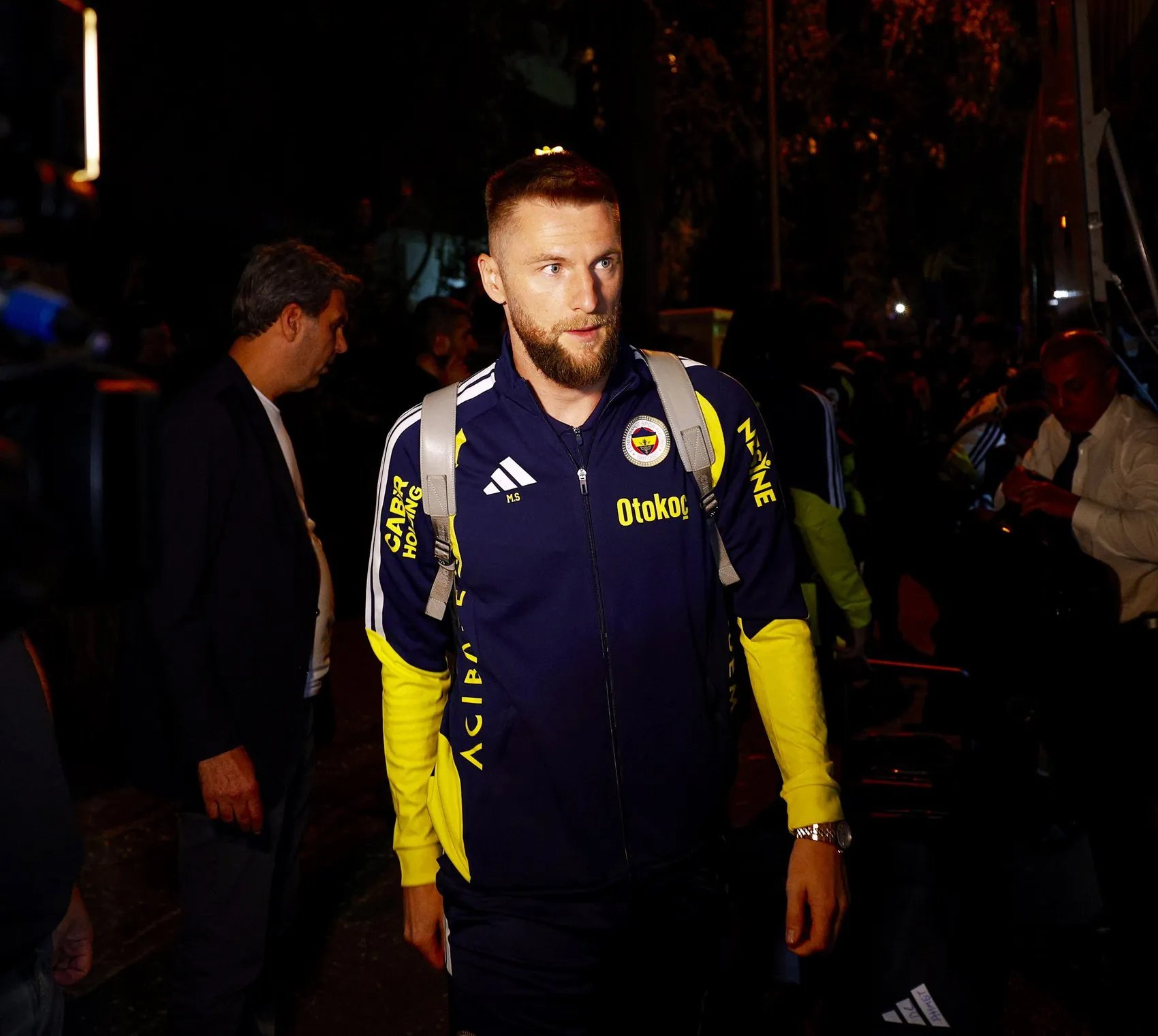 Fenerbahçe Ankara’ya geldi taraftar oteli bastı