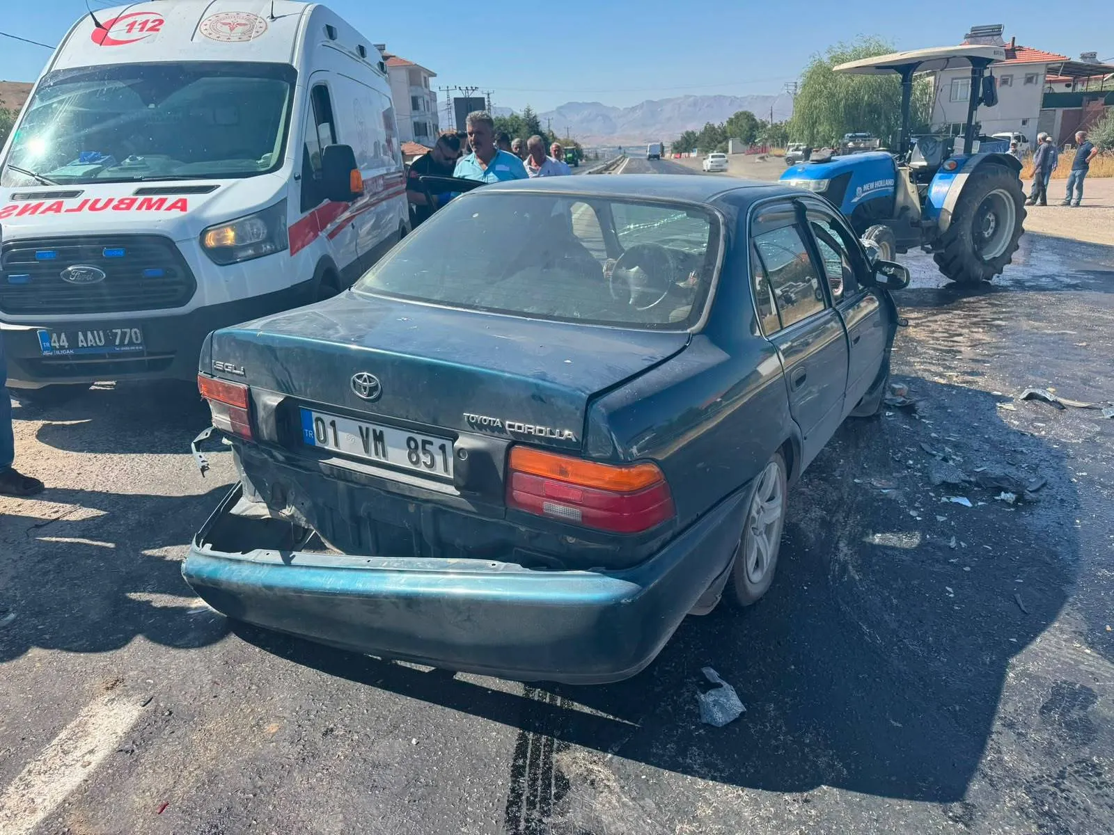Malatya Doğanşehir yolunda otomobil ve traktör çarpıştı