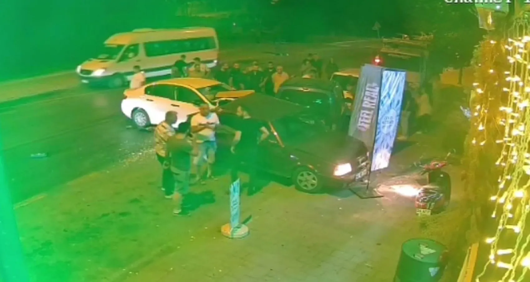 Denizli’de alkollü sürücünün kaçışı dört araca mal oldu