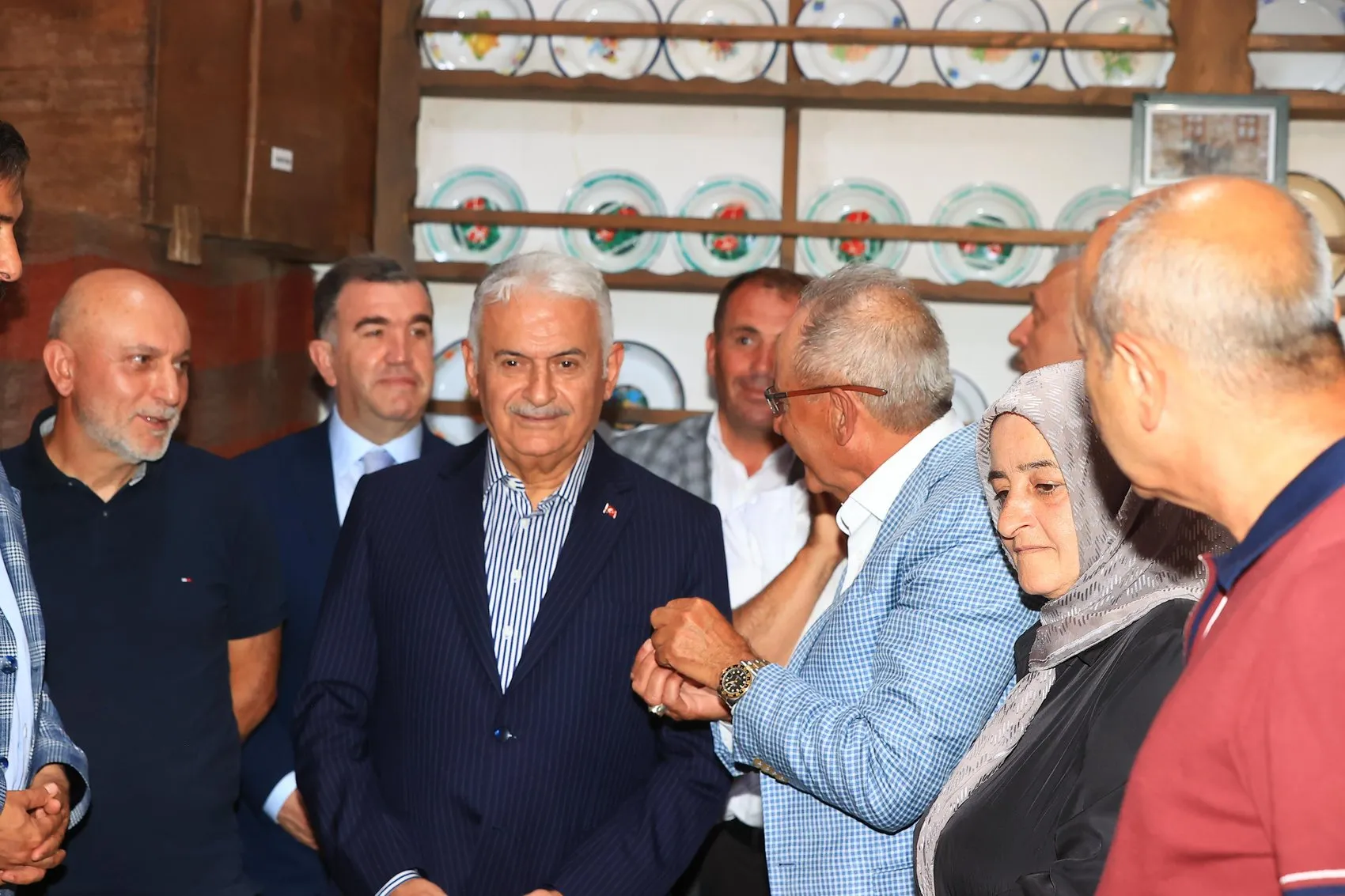 Bayburt’ta tırpanlı hasat mesaisi