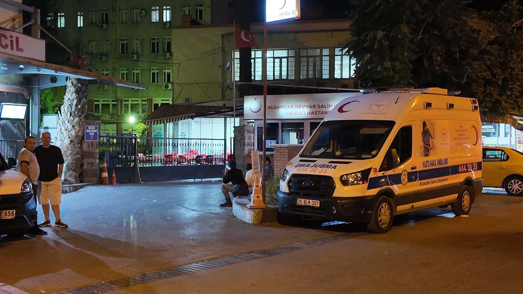 İzmir'de taraftar gruplarına büyük operasyon