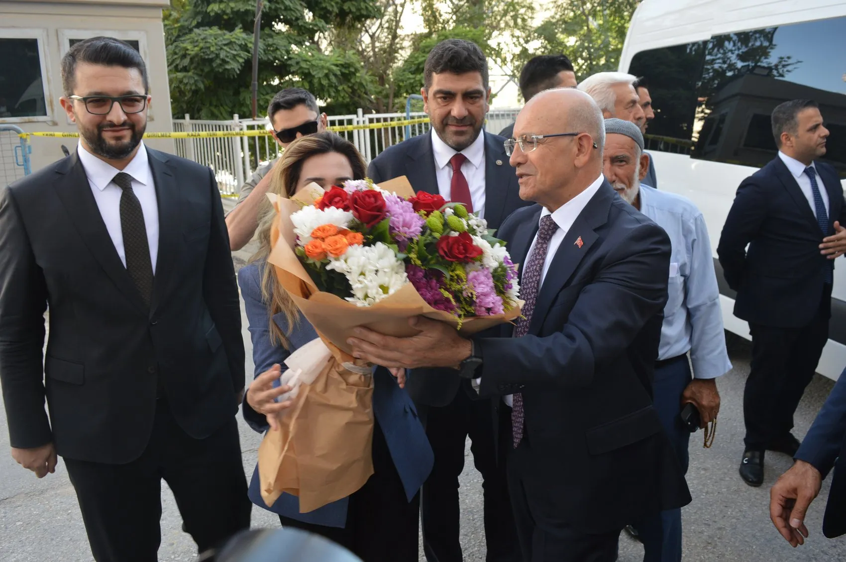 Mehmet Şimşek Mardin sanayicisiyle masaya oturdu
