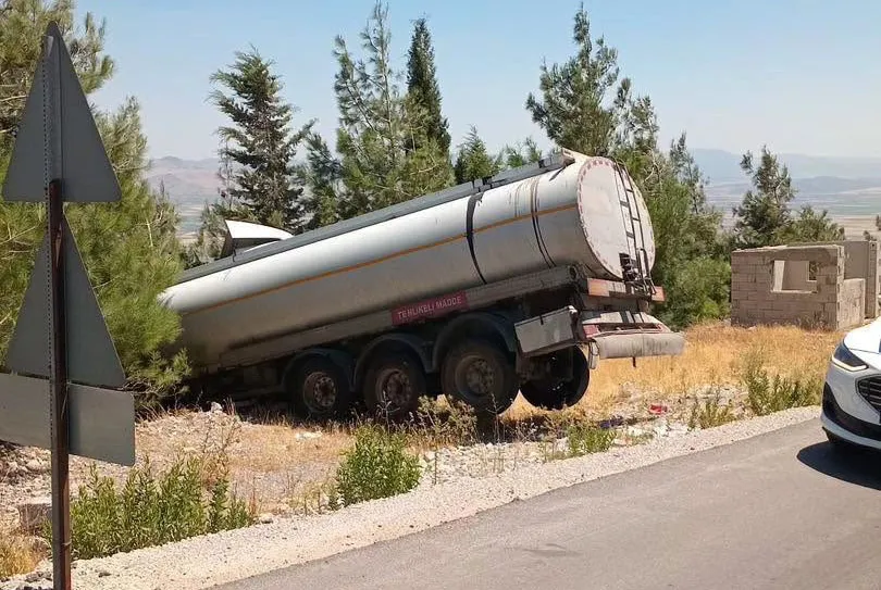 Nurdağı yolunda tanker kazası