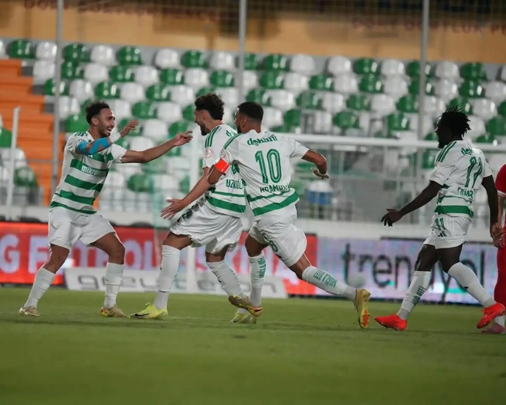Muğla'da tarihi gece Muğlaspor ilk galibiyetini Boluspor karşısında aldı