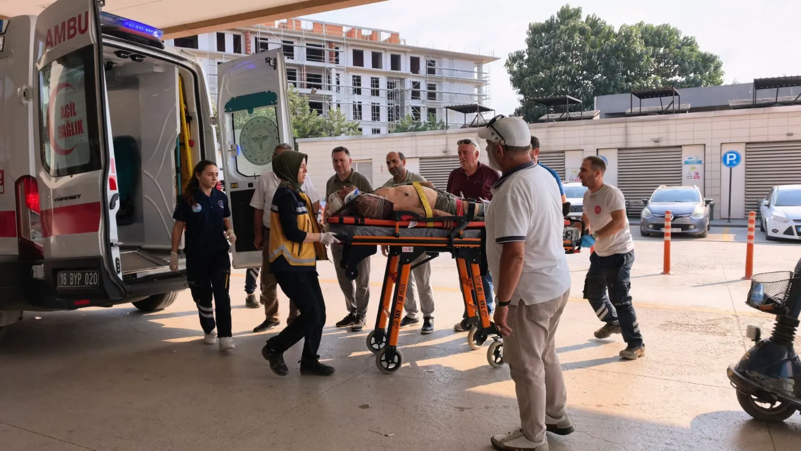 İnegöl ormanlarında traktör uçuruma yuvarlandı