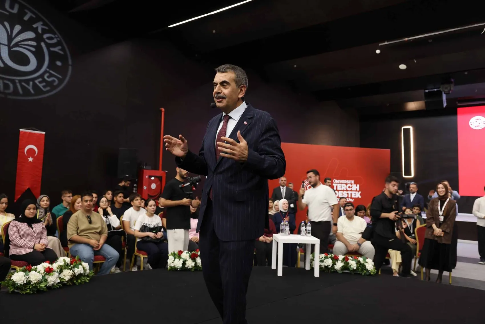 Gençler geleceğini bakanlarla planlıyor
