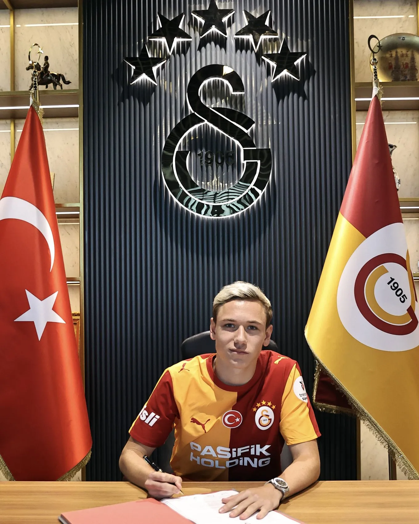 Galatasaray'dan Rus yıldız Aleksei Batrakov için büyük yatırım