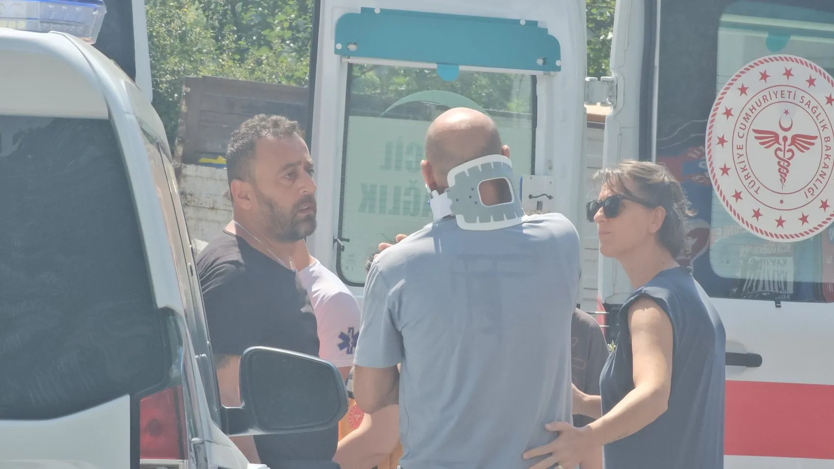 Zonguldak Kilimli yolunda halk otobüsü ile otomobil çarpıştı