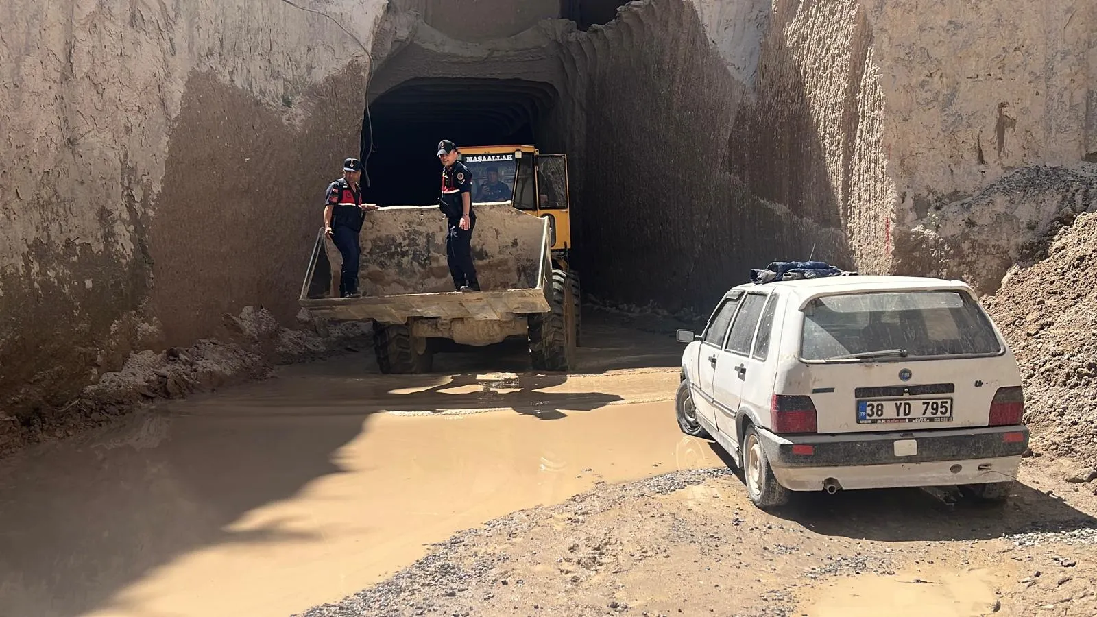 Nevşehir'de iş kazası 15 metre yükseklikten boşluğa düştü