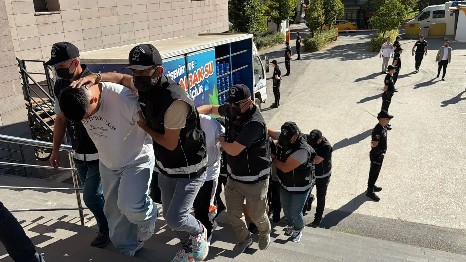 Eskişehir'de dev hap operasyonu 147 bin hapla 9 gözaltı