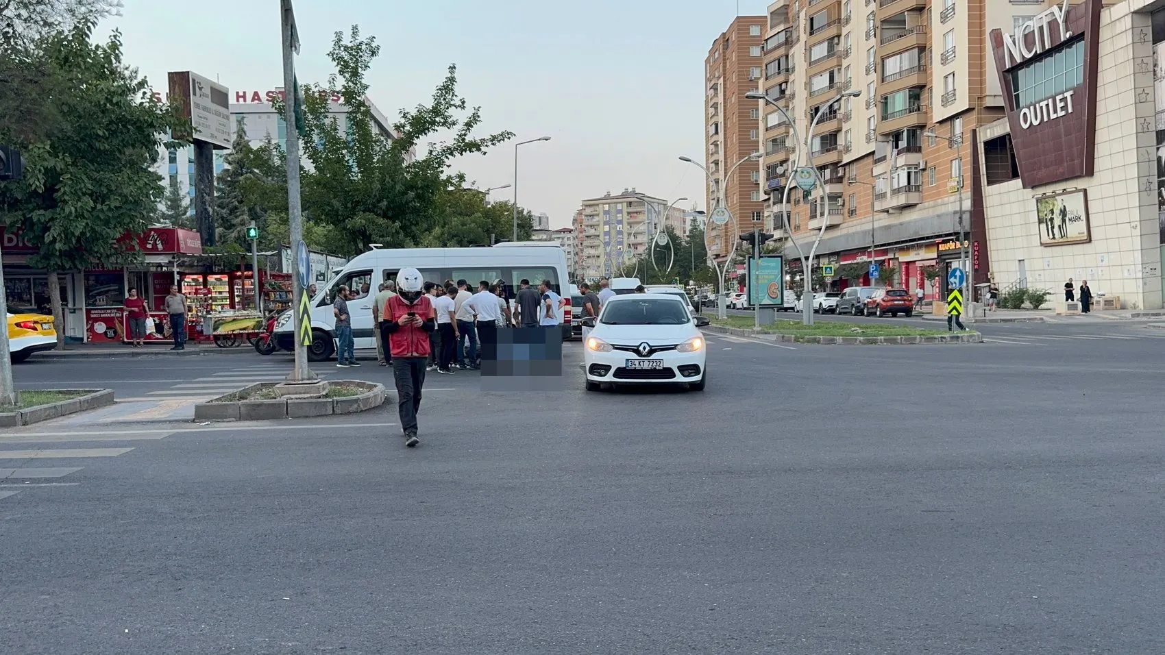 Diyarbakır Bağlar'da bisikletli vatandaş yaşam mücadelesi veriyor