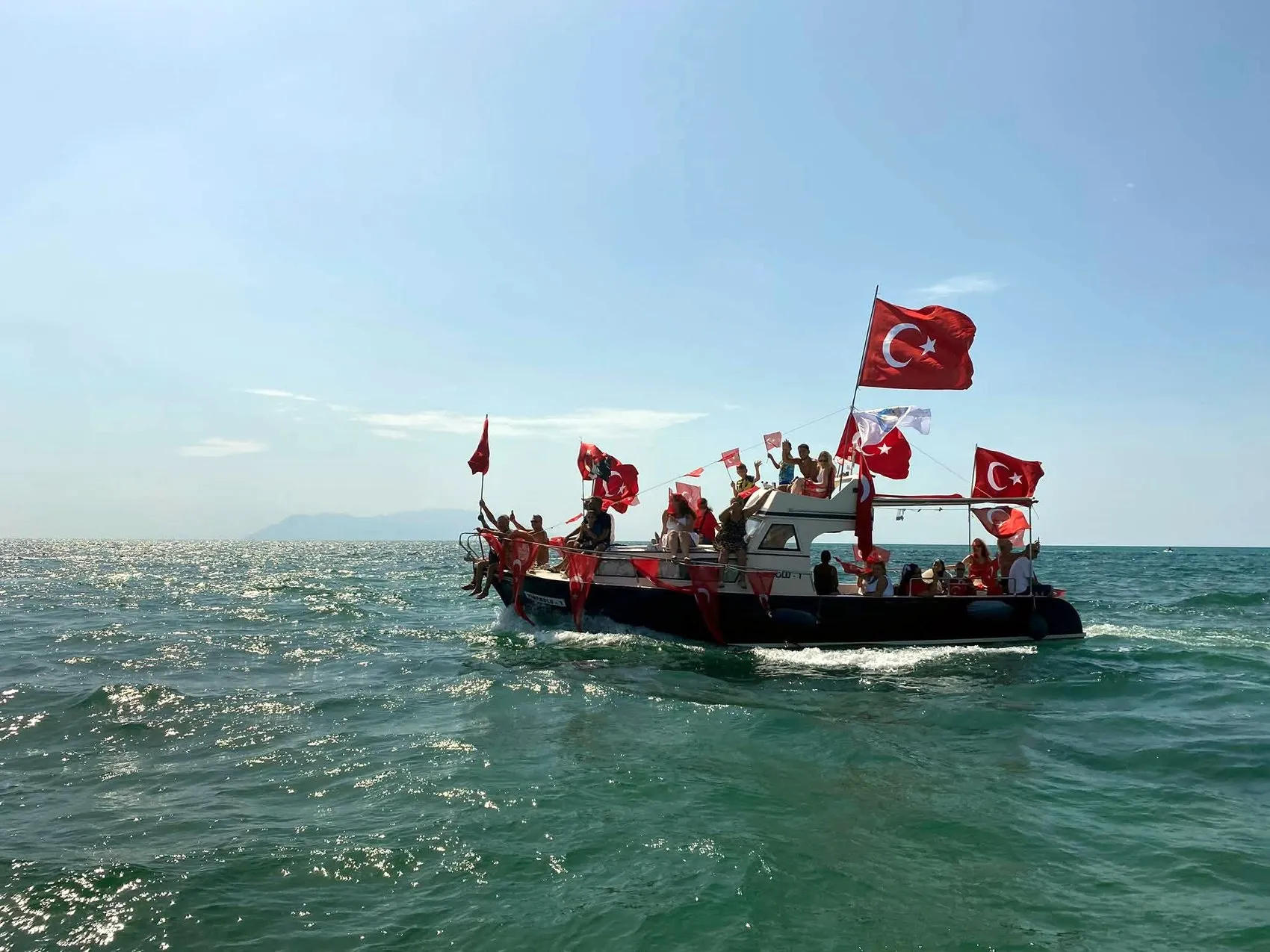 Saros Körfezi'nde dev konvoy: 200 tekneyle zafer selamı