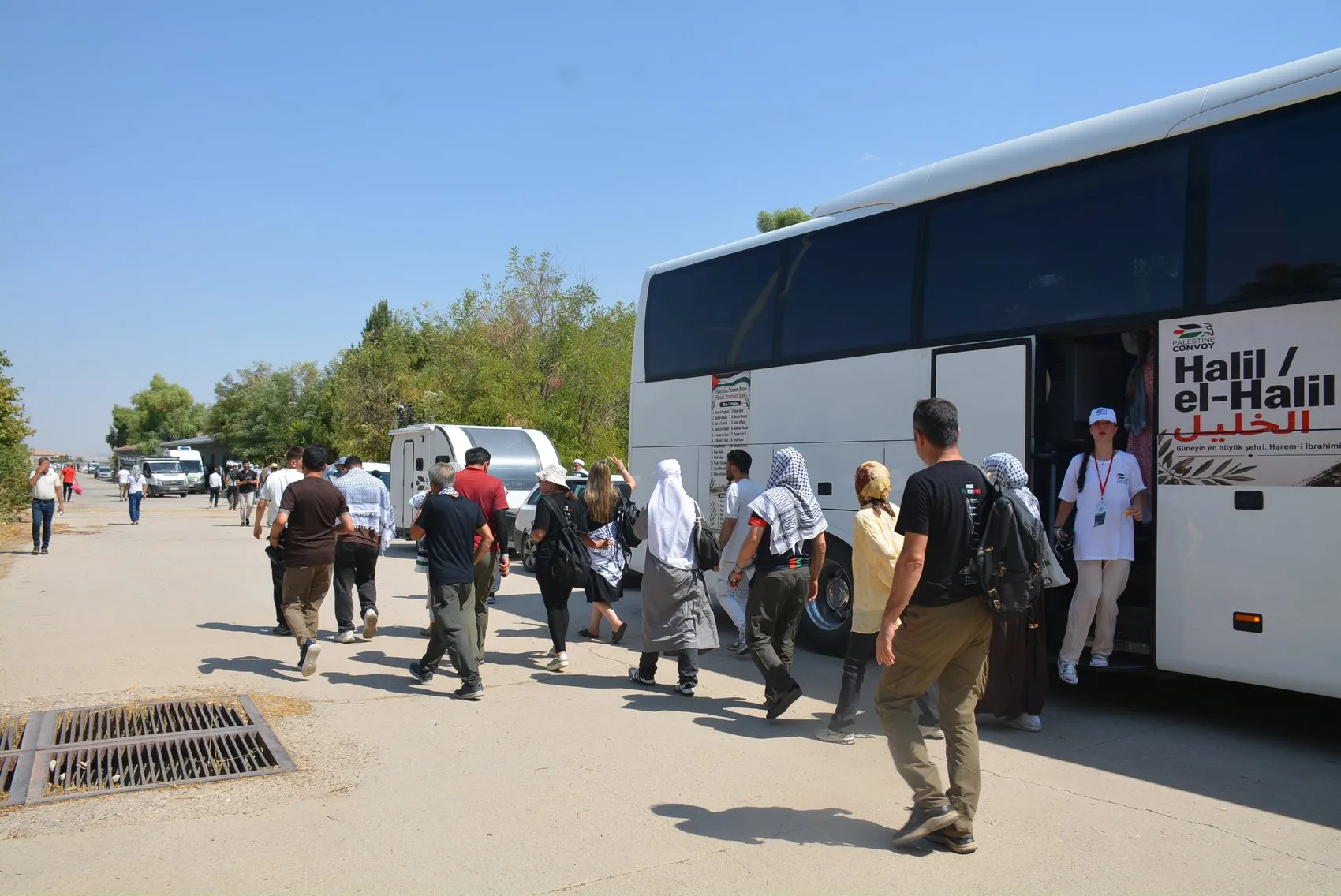 Avrupa’dan yola çıkan Filistin konvoyu Habur’u geçerek Irak’a girdi