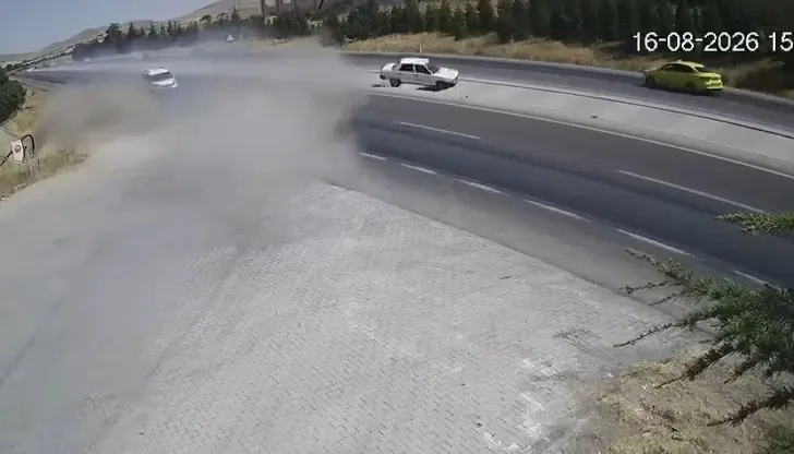 Konya’da iki kişinin öldüğü kaza kameraya yansıdı