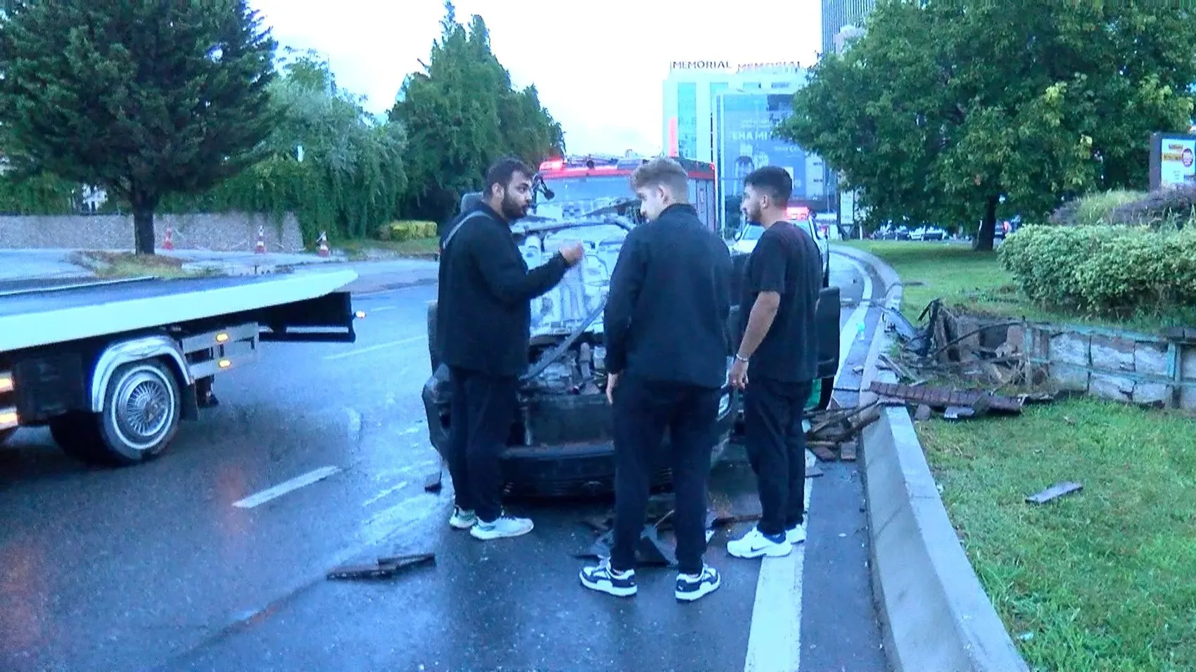 Küçükbakkalköy'de sabah kazası Otomobil takla attı, 2 yaralı
