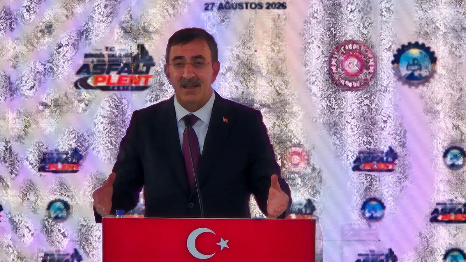 Bingöl’e asfalt tesisi kuran Yılmaz, yatırımda yeni dönemi anlattı