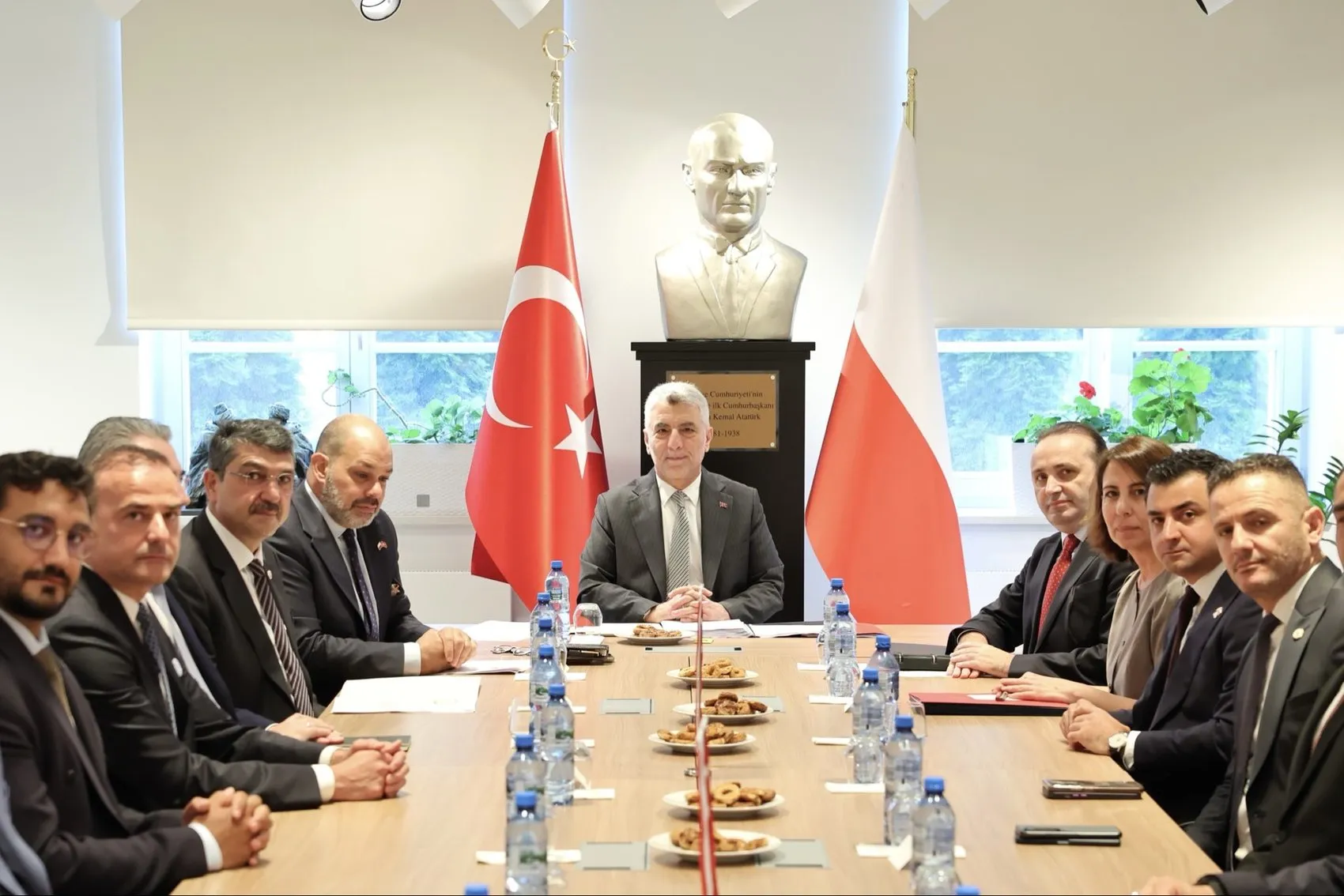 Ticaret Bakanı Bolat Polonya'da Türk iş dünyasıyla buluştu