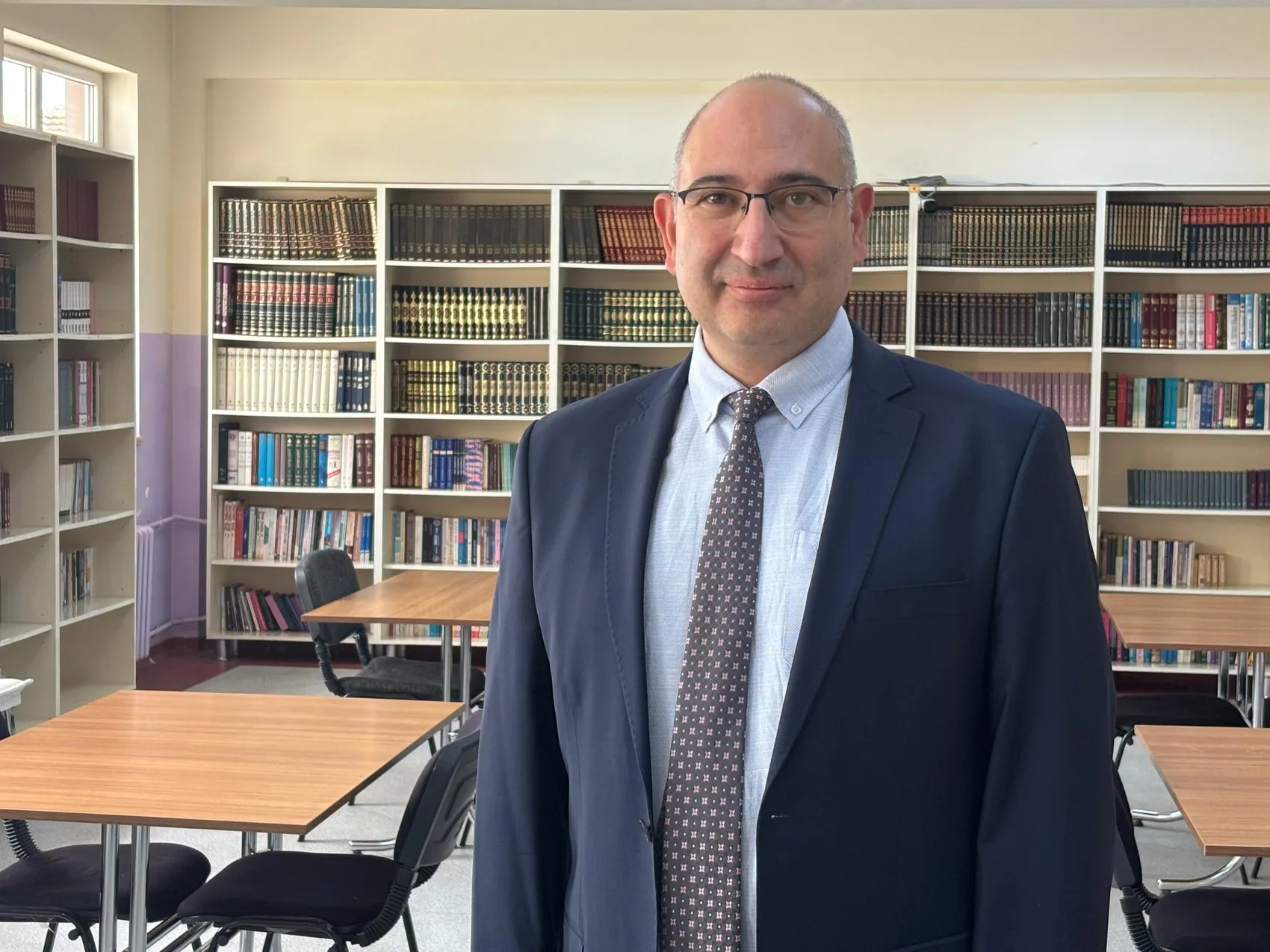 Bir öğretmenin hayali gerçek oldu 500 kitaplık kütüphane 5 bin 500 kitapla doldu