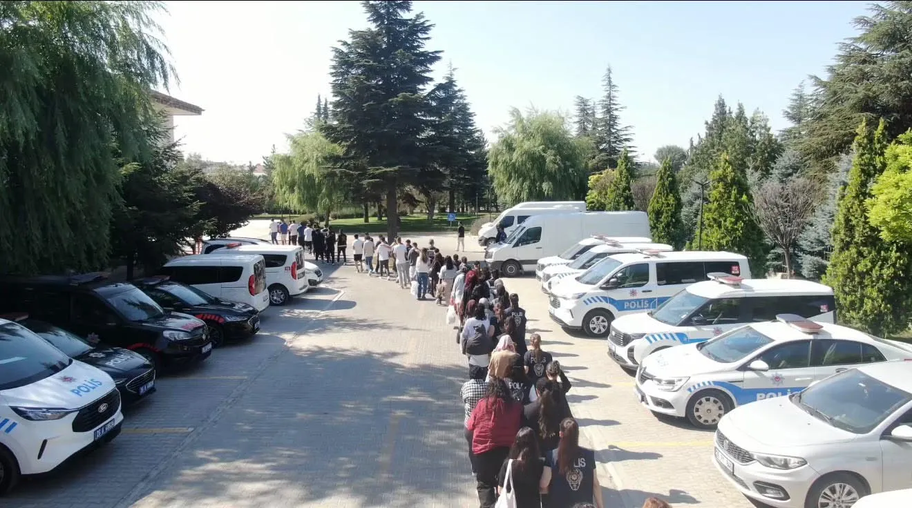 Modem yalanıyla 801 kişiyi dolandıran şebekeye operasyon