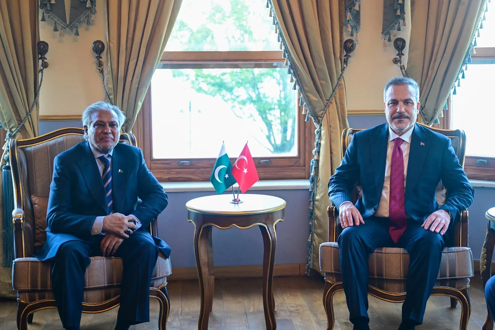 Diplomasinin kalbi İstanbul'da attı: Hakan Fidan'dan kritik görüşme