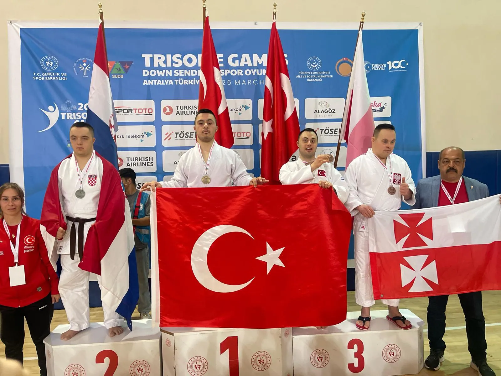 Minderin altın çocuğu Ahmet dünya zirvesine çıktı