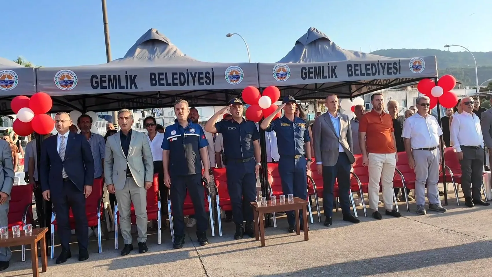 Gemlik Körfezi'nde heyecan dorukta: Balıkçılar bereketli bir sezon için ağlarını denize bıraktı