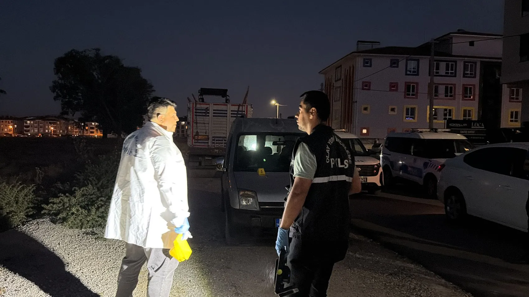 Marketin kapısına sığındı Kütahya'da eski eş bıçakladı