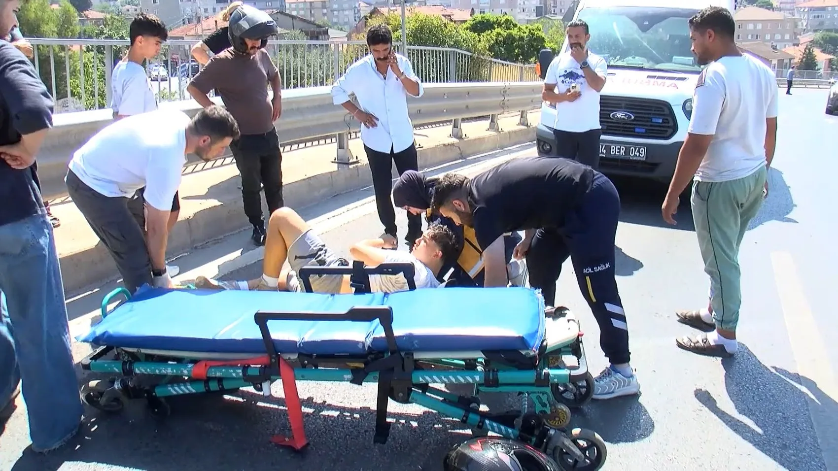 Maltepe’de motosiklet kazası trafiği kilitledi