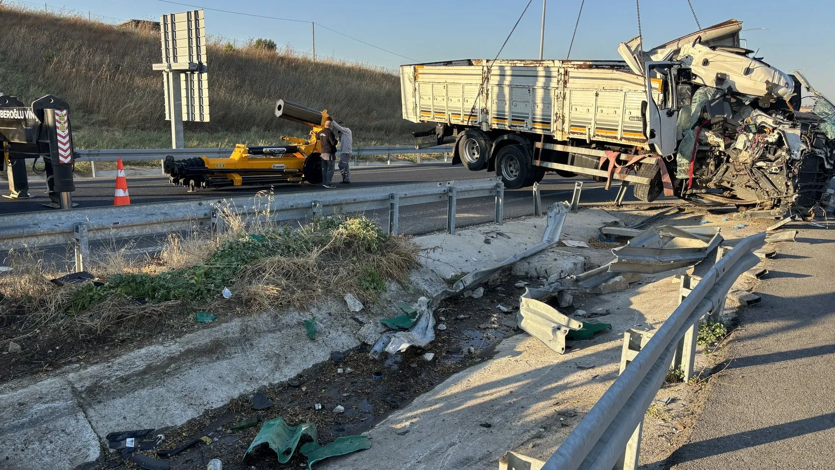 Çanakkale’de kamyon kazası İki kişi yaşamını yitirdi