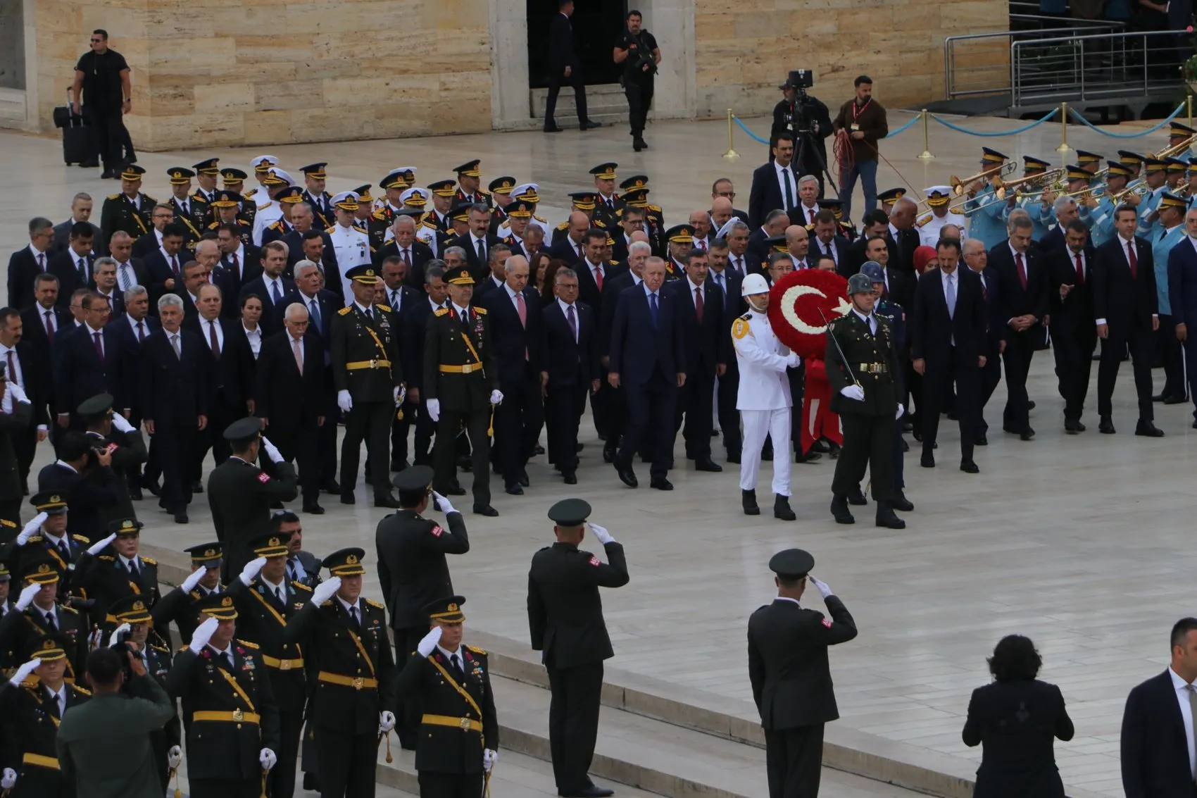 Anıtkabir'de tarihi gün: Devletin zirvesi Büyük Zafer'in 104. yıl dönümünde bir araya geldi