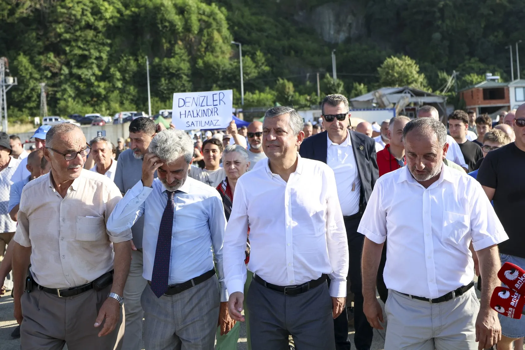 Özgür Özel Rize'de kafes balıkçılığına karşı çıktı