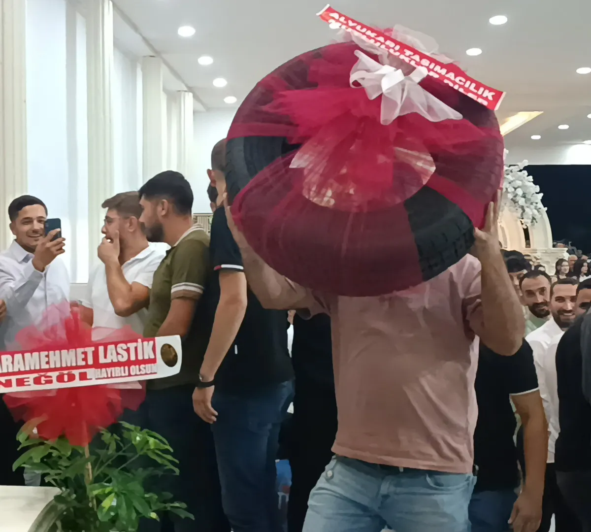 Gaziantep'teki düğünde damada şaşırtan hediye