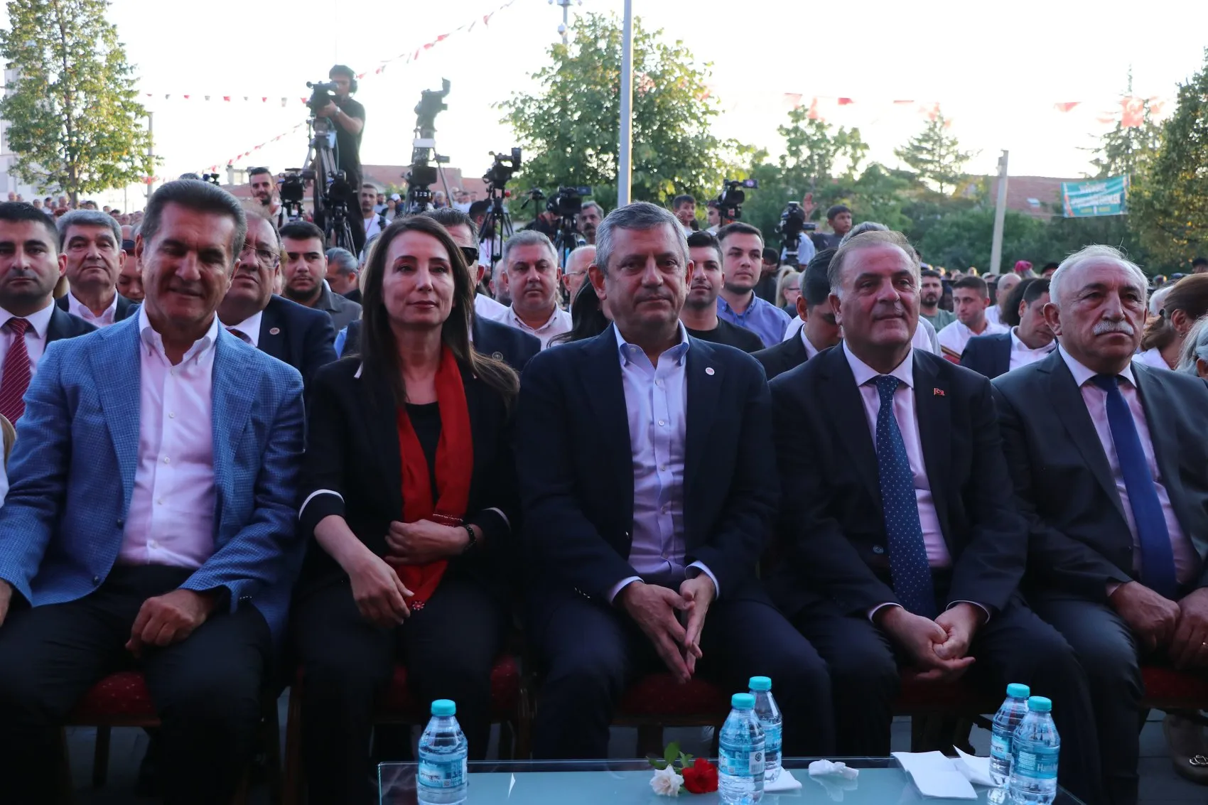 Özgür Özel Hacı Bektaş’ta iktidar sözü verdi