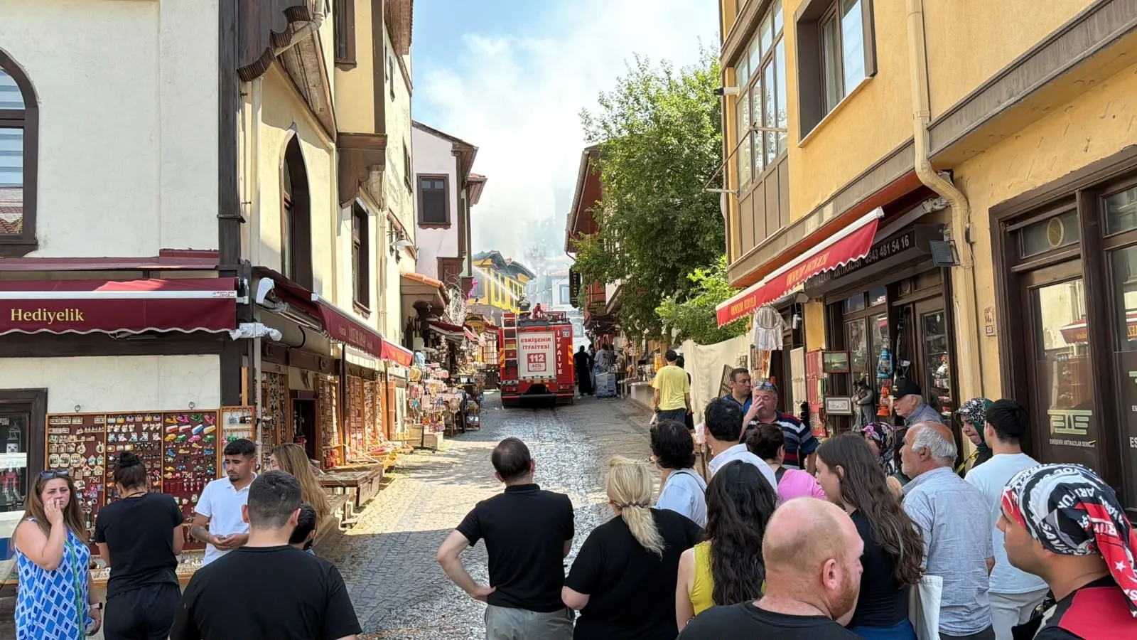 Eskişehir’de tarihi bölgedeki kafede yangın paniği