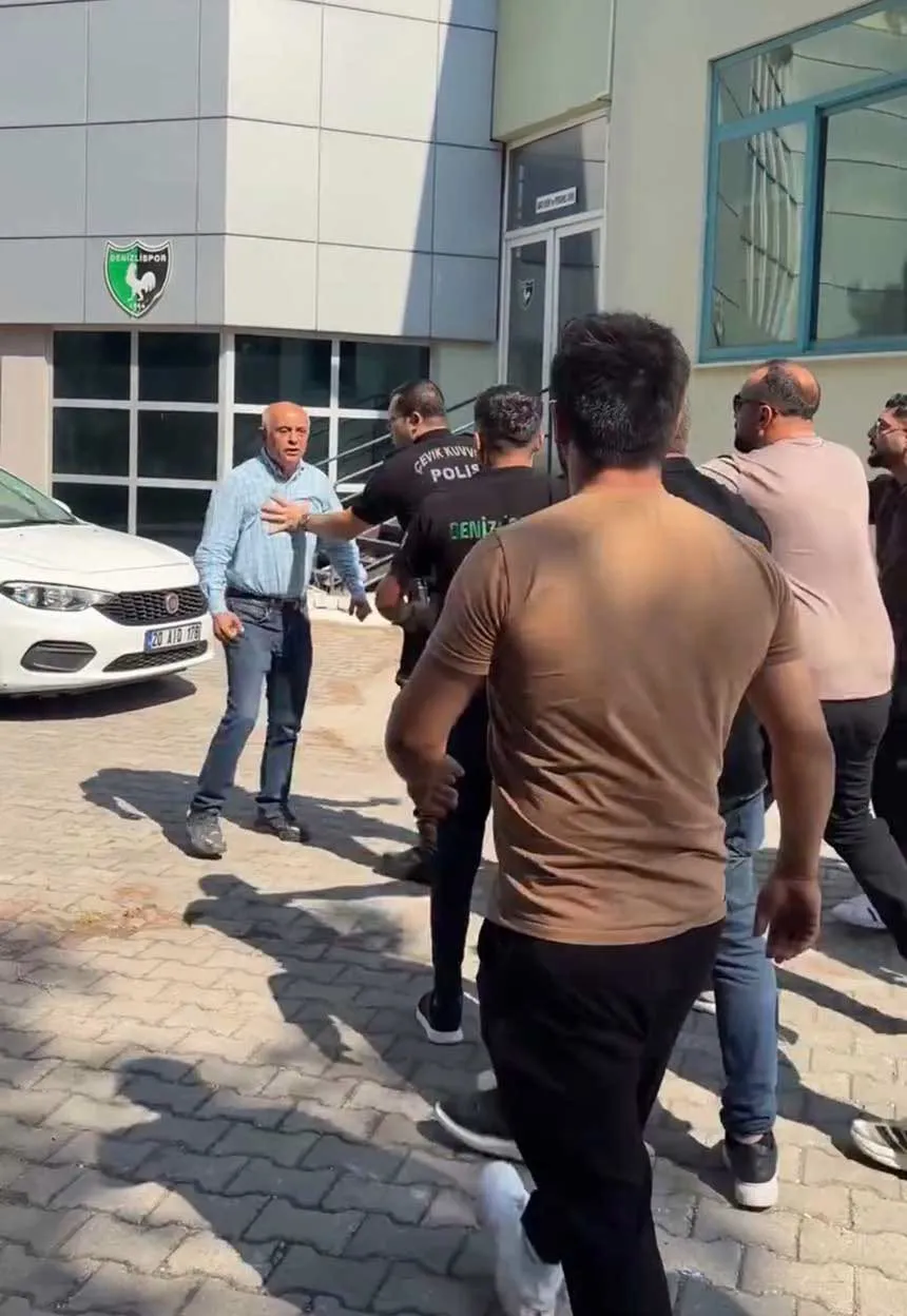 Denizlispor'da kriz büyüyor Taraftar ile başkan karşı karşıya geldi