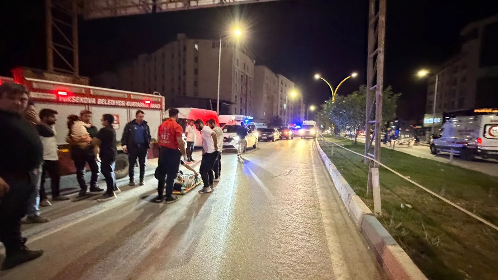Yüksekova’da gece yarısı kaza 4 kişi hastaneye kaldırıldı